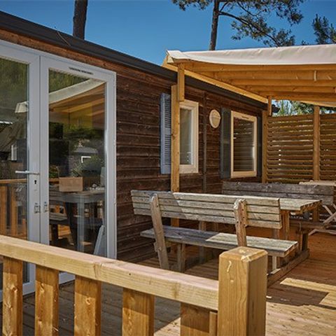 STACARAVAN 6 personen - Comfort XL | 3 slaapkamers | 6 pers | Overdekt terras | TV