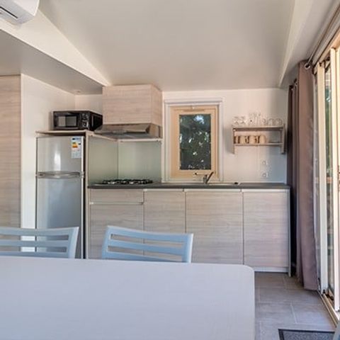 Stacaravan 4 personen - Mobile-home | Comfort XL | 2 slaapkamers | 4 pers. | Verhoogd terras | Airconditioning.