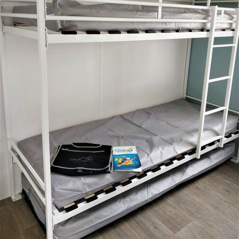 MOBILHOME 4 personnes - 2 chambres (sans sanitaires) 1 couple et 2 enfants de - 40 kgs