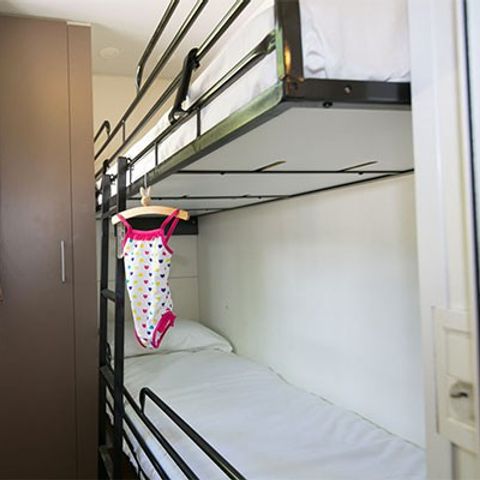 Stacaravan 6 personen - Stacaravan | Klassiek | 3 Slaapkamers | 4/6 Pers. | Verhoogd terras | Airconditioning.