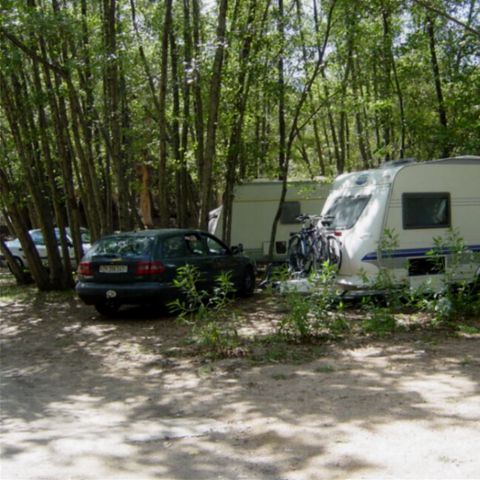 EMPLACEMENT - prise européenne