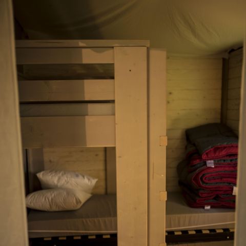 CANVAS AND WOOD TENT 5 people - PILOTIS CABIN