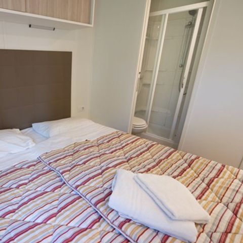 Stacaravan 6 personen - Comfort | 3 slaapkamers | 6 pers | Overdekt terras | 2 badkamers | Airconditioning