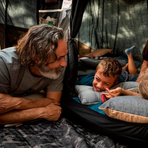 TENTE 6 personnes - Prêt à Camper Tribu 3 chambres + Frigo