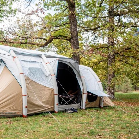 TENTE 6 personnes - Prêt à Camper Tribu 3 chambres + Frigo