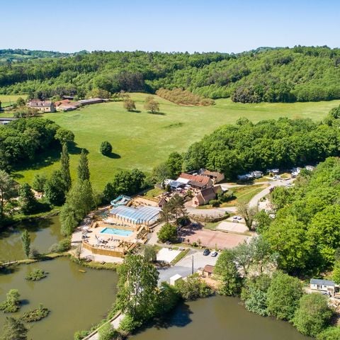 Camping Le Val d'Ussel - Camping Dordogne - Afbeelding N°0