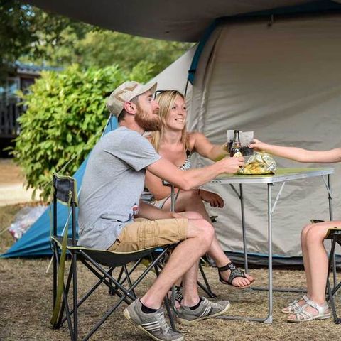 STAANPLAATS - Klassiek tentplaats pakket