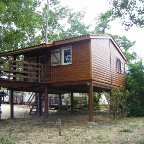 CHALET 4 people - on stilts at 2m height 2/4 places 30m².