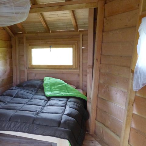 UNUSUAL ACCOMMODATION 4 people - without sheets, dry toilet, small water supply, fridge + kettle