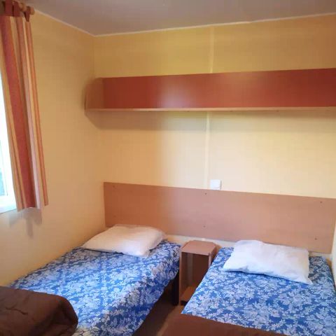 MOBILE HOME 6 people - mobile home sleeps 5/6, with sanitary facilities and tv uncovered terrace