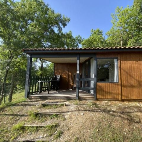 CHALET 5 personnes - en bois - 2 chambres + terrasse