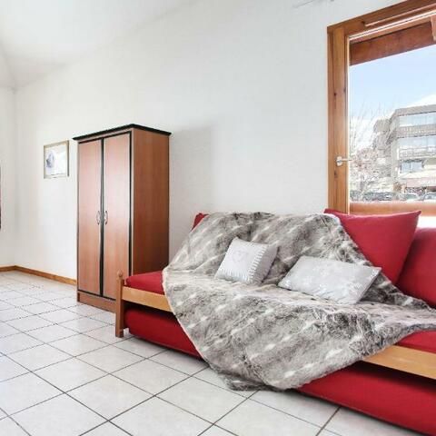 APARTMENT 8 people - 4-room mezzanine sleeps 8