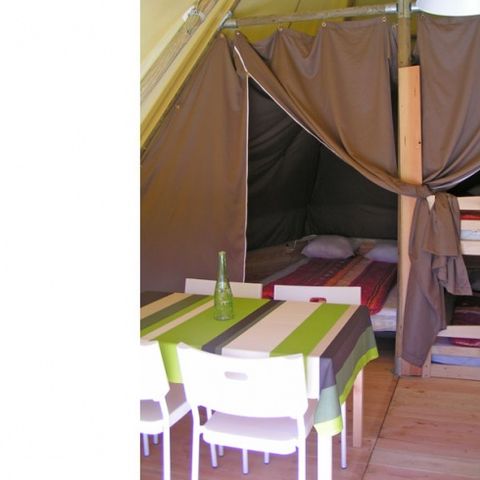 HÉBERGEMENT INSOLITE 4 personnes - Tipi meublé 2  chambres - sans sanitaires