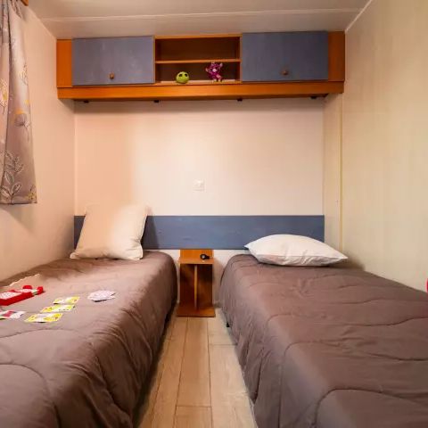 Stacaravan 4 personen - Klassiek 3 Kamers 4 Personen + TV