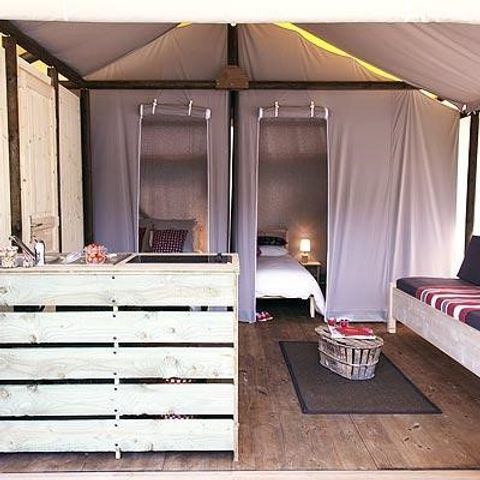 CANVAS AND WOOD TENT 4 people - Cabane Confort Lodge on stilts 32m².