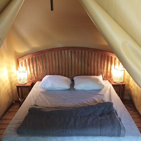 CANVAS AND WOOD TENT 4 people - Lodge on stilts Comfort+ 30m² (without sanitary facilities)