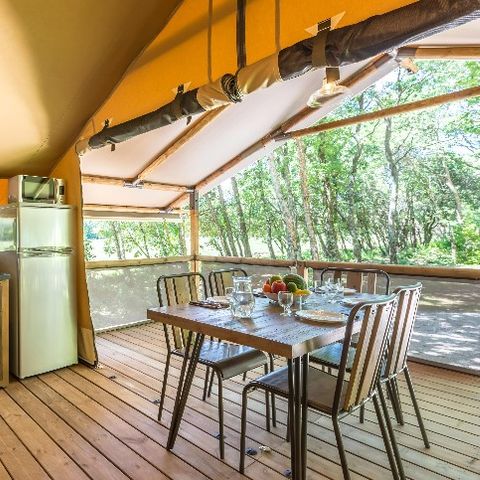 Safaritent 5 personen - Lodge op palen Comfort+ 46m².