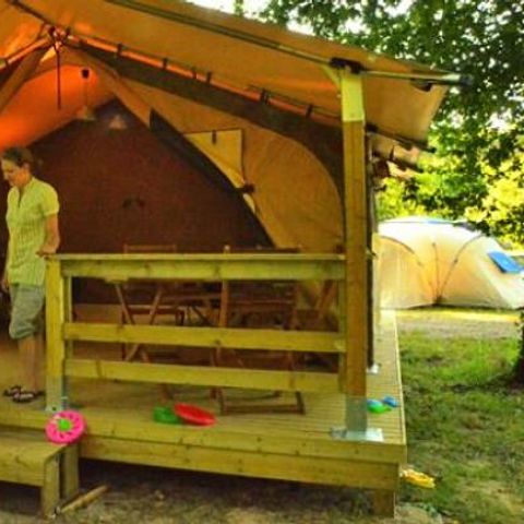 TENTE TOILE ET BOIS 4 personnes - Eco (sans sanitaires)