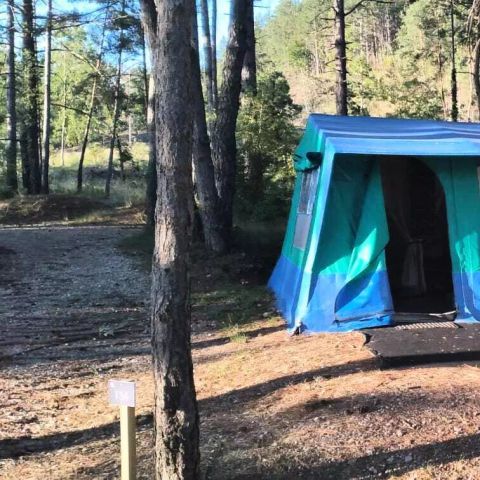 TENT 5 people - 4-Room Navajo Tent sleeps 6 (4 adults + 2 children) Without sanitary facilities