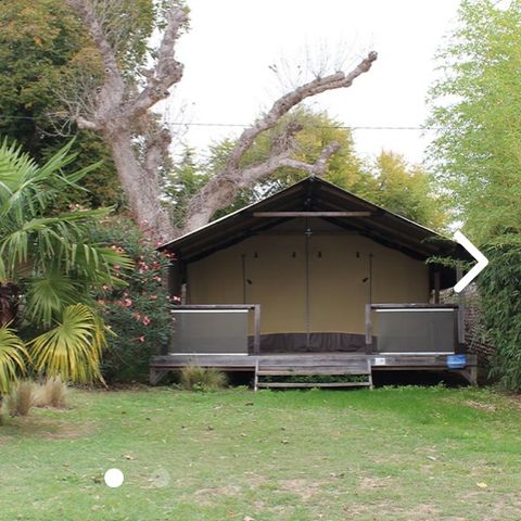 TENDA DA CAMPEGGIO 4 persone - Kenya Lodge (senza servizi igienici) sul lato del campeggio