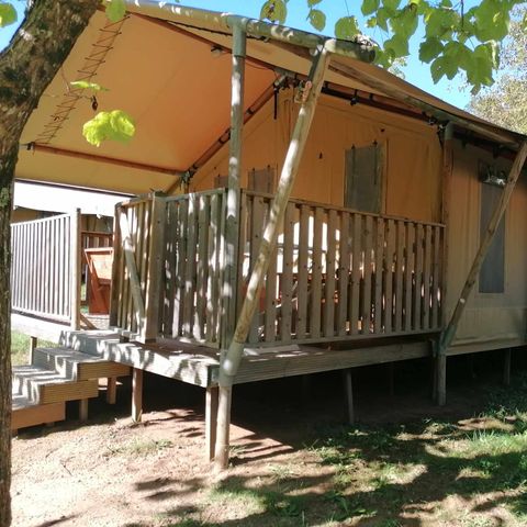 CANVAS AND WOOD TENT 6 people - Safari tent sleeps 6, air-conditioned