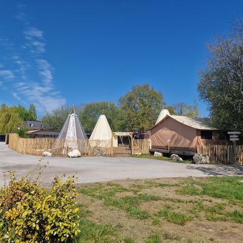 UNUSUAL ACCOMMODATION 4 people - TEPEE WITHOUT SANITARY FACILITIES