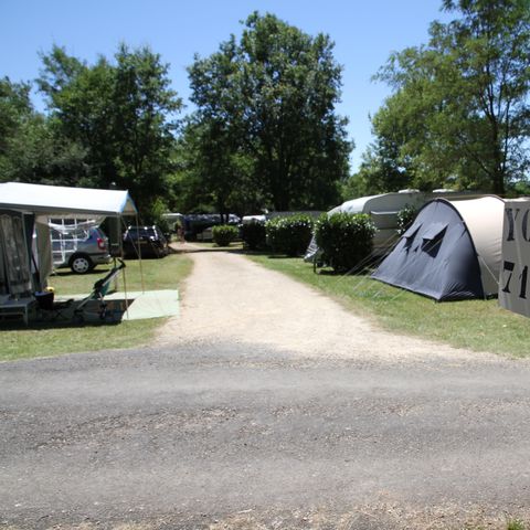 EMPLACEMENT -  avec véhicule + électricité