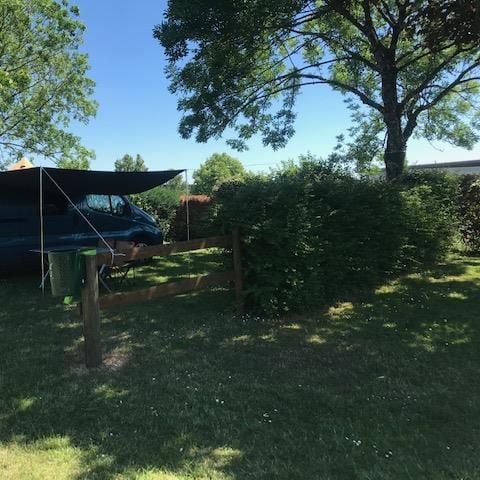 PIAZZOLA - Tenda / camper / roulotte e 1 veicolo con elettricità