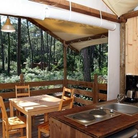 TENTE TOILE ET BOIS 4 personnes - Cabane Lodge Standard 20m² 2 chambres + serviettes et draps + terrasse couverte + TV