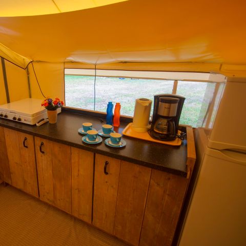 CANVAS AND WOOD TENT 5 people - ST EMILION, without sanitary facilities