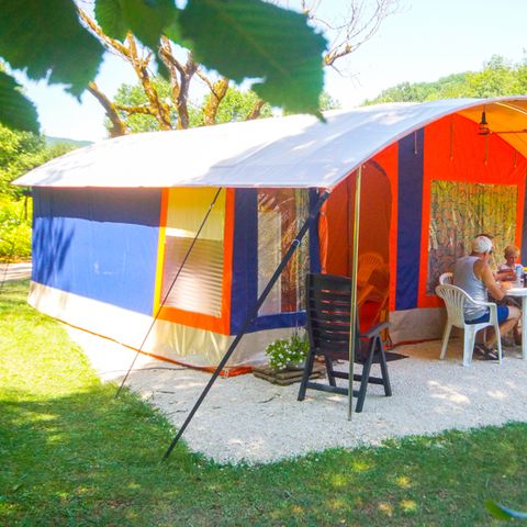 BUNGALOW DE LONA 6 personas - ROCAMADOUR sin instalaciones sanitarias