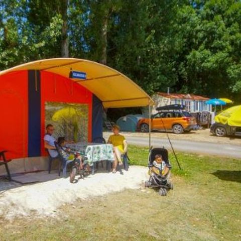 BUNGALOW DE LONA 6 personas - ROCAMADOUR sin instalaciones sanitarias