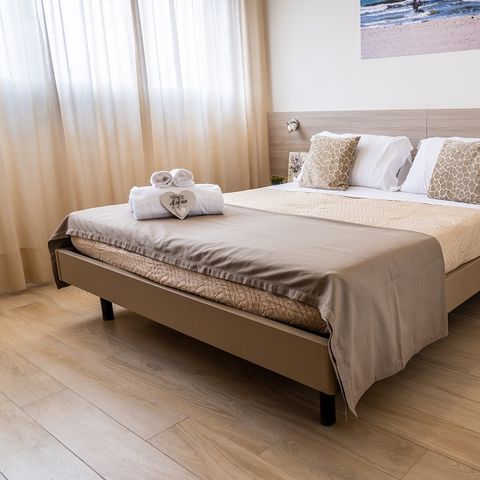 APPARTAMENTO 4 persone - 2 camere da letto + terrazza coperta