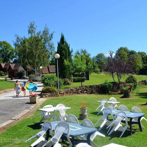 Camping Les Chalets de Thegra - Camping Lot - Image N°2