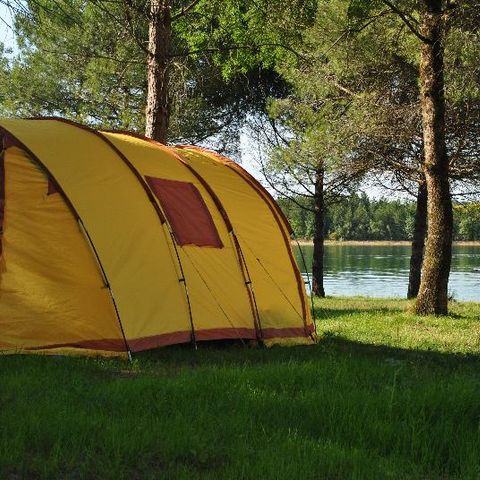 PIAZZOLA - Comfort (1 tenda, roulotte o camper / 1 auto)