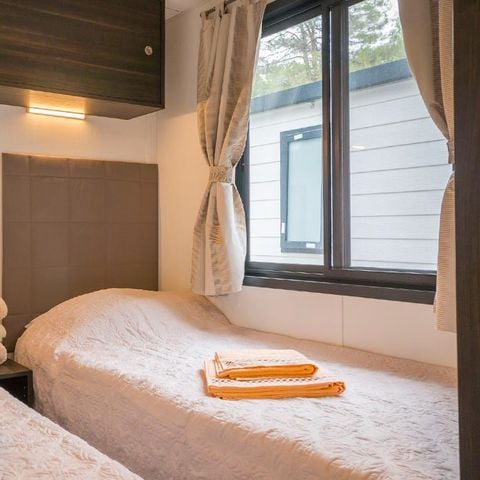 Stacaravan 6 personen - Mobile-home | Premium | 3 slaapkamers | 6 personen | Overdekt terras | Airconditioning | TV