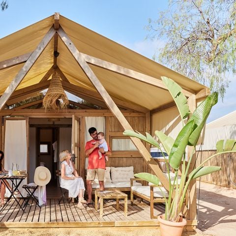 TIENDA DE LONA Y MADERA 4 personas - Glamping Lodge Alhamilla