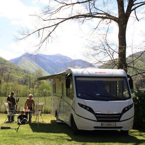 PARZELLE - Wohnmobil mit Strom