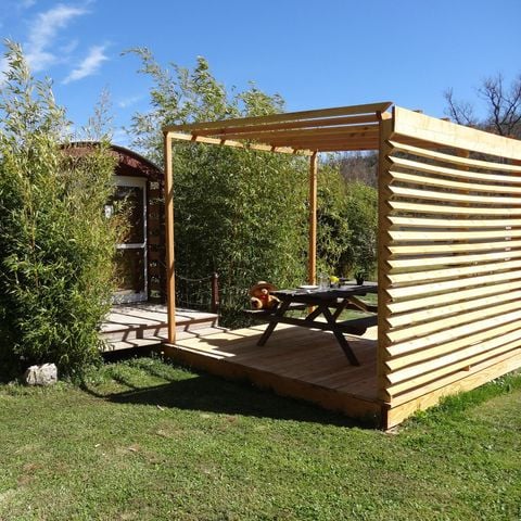 HÉBERGEMENT INSOLITE 4 personnes - Roulotte 21m² 1 chambre + terrasse semi-couverte