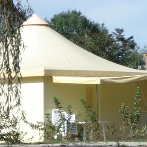 BungalowTent 6 personen - Standaard 25 m² 2 slaapkamers