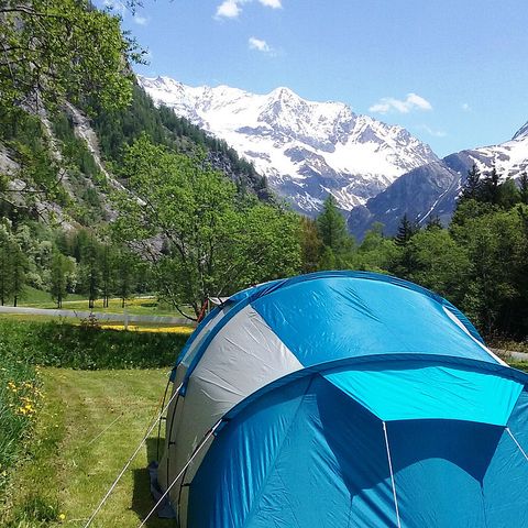 PIAZZOLA - Pacchetto natura (1 tenda, roulotte o camper / 1 auto)