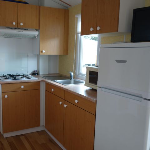 MOBILHOME 6 personnes - 3 chambres standard (mobil-home de + 12 ans) terrasse couverte 30m²