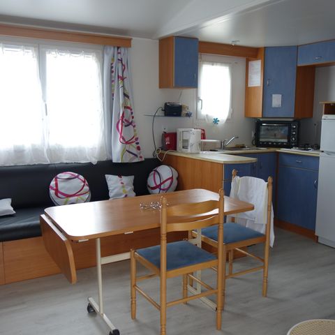 MOBILHOME 6 personnes - 3 chambres standard (mobil-home de + 12 ans) terrasse couverte 30m²