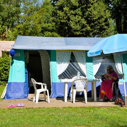 BungalowTent 6 personen -  Bungalowtent 25m² - 2 kamers - zonder sanitair 4/6 pers