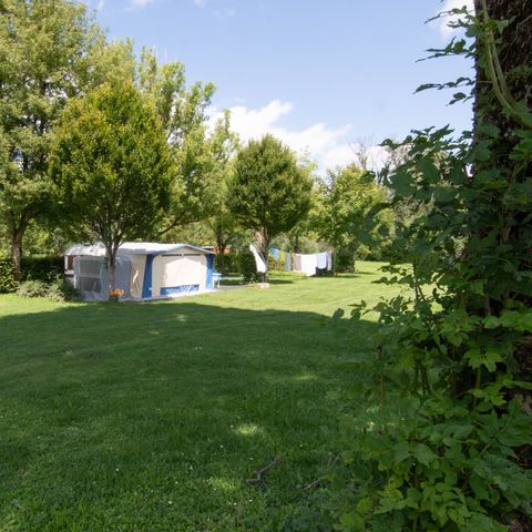 PARZELLE - Campingpauschale (Stellplatz + Auto + Strom 10A)