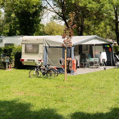 PARZELLE - Campingpauschale (Stellplatz + Auto + Strom 10A)