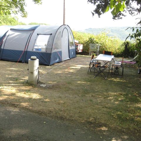 PIAZZOLA - Piazzola confortevole : acqua / elettricità delimitata da siepi. 100 m² minimo.