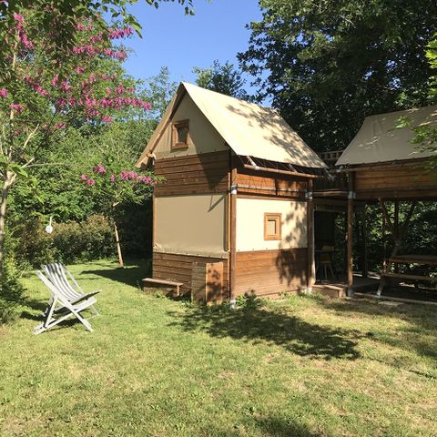 TIENDA DE LONA Y MADERA 6 personas - ECOLODGE LE NID CON DORMITORIO EN LA PLANTA SUPERIOR