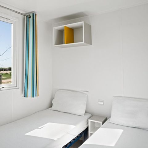 Stacaravan 6 personen - Mobile-home | Comfort XL | 3 slaapkamers | 6 pers. | Verhoogd terras | Air-con.