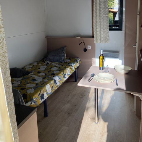 CHALET 1 Person - Standard 10m² - Gemeinschaftsdusche und -WC + Überdachte Terrasse